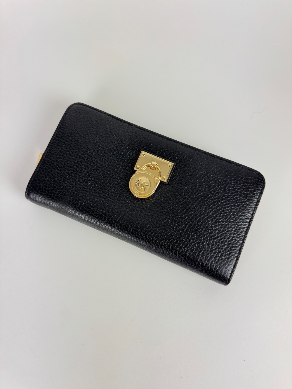 Michael Kors Women’s Black Leather Zip Wallet